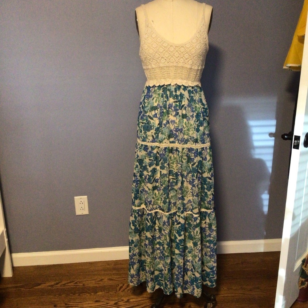 TAYLOR Crochet Bodice Maxi Dress Sz XS Blue Cream Floral pit t pit 15 length 54 - Picture 4 of 12
